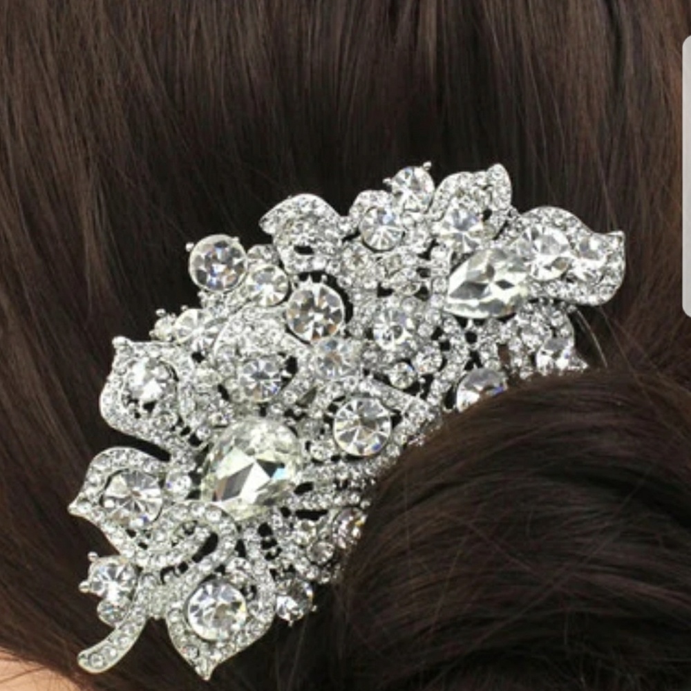 Bridal rhinestone hair comb